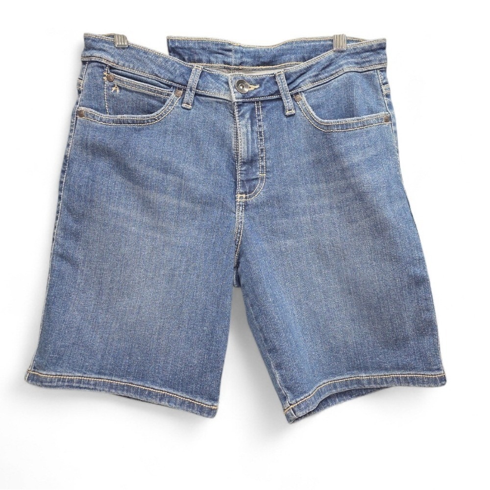NWT Aura by Wrangler Instantly Slimming Denim Shorts Size 8 Ave Mom Friendly - Picture 1 of 8